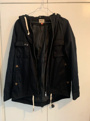 Jacka - Höst/vårjacka från ONLY. Strl S