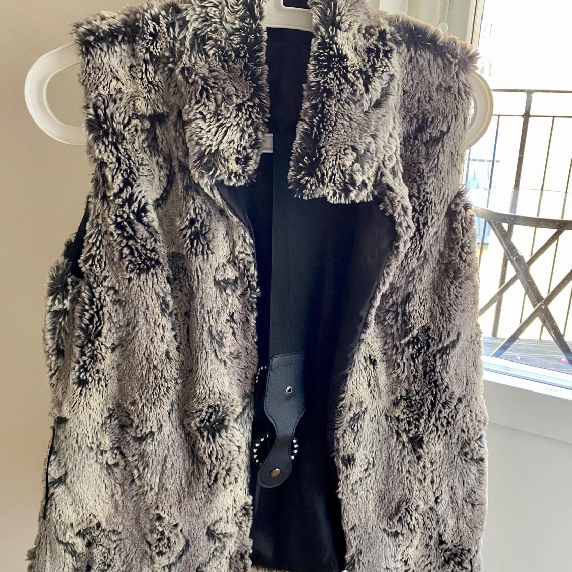 Väst (skärp medföljer) 