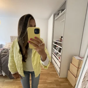 Trekvartsärmad jacka - Skit fin trekvartsärmad jacka💕 väldigt bra skick! 