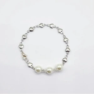 Handgjort armband  - Material- ●100% rostfritt stål och glaspärlor*Armbandslängd: 17cm [Frakt 15kr]