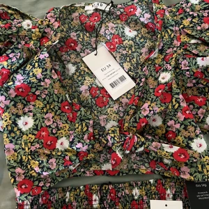 NA-KD  - Kjol och topp 