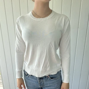 Gant Tröja - Snygg och clean gant tröja som är använd en gång. 