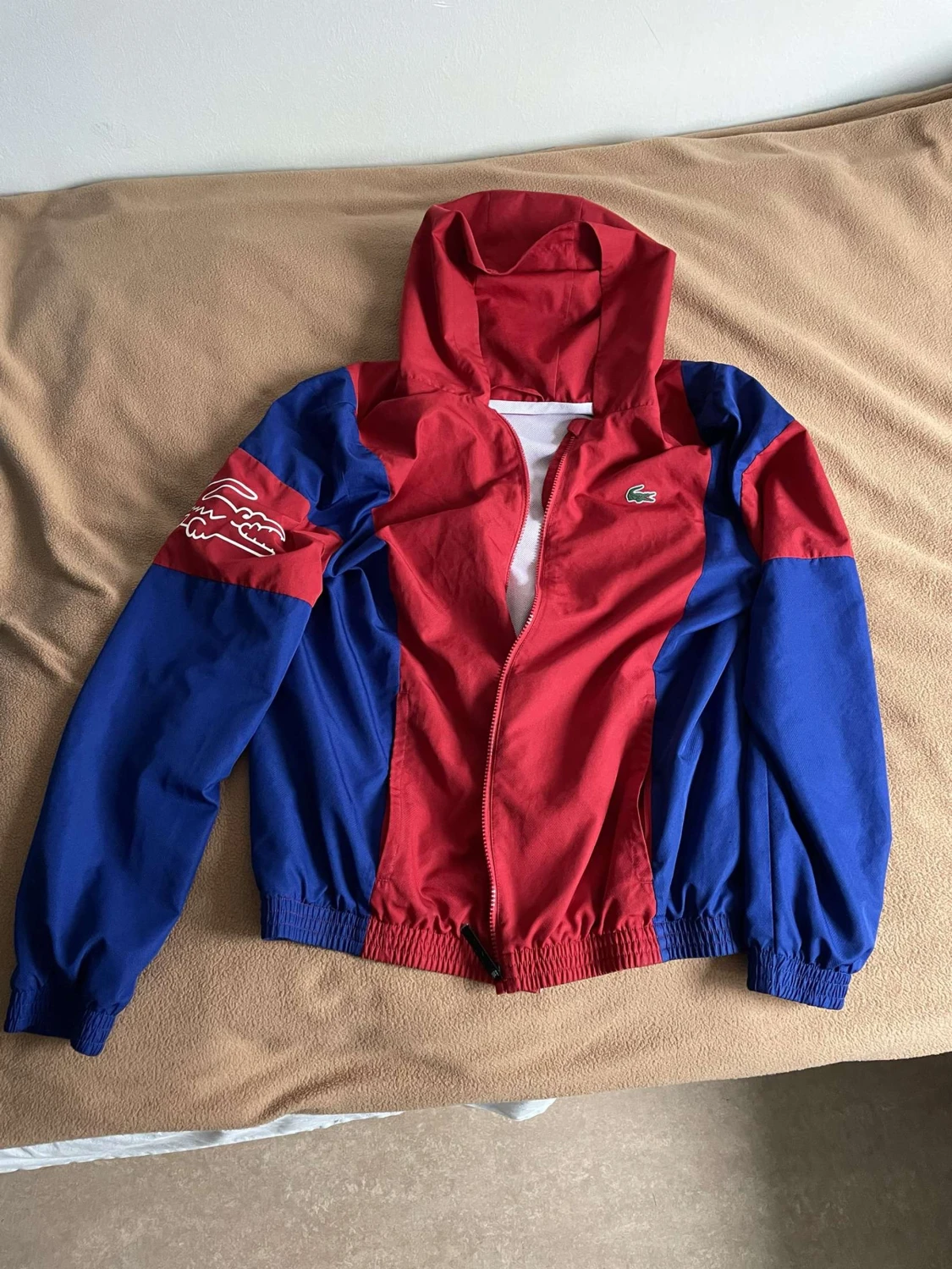 Lacoste vind jacka