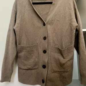 Cashmere tröja - Storlek S 