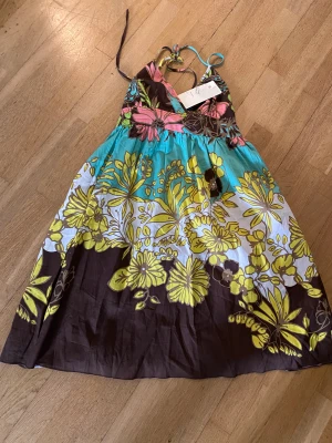 Klänning NY  - Fin Klänning från ichi strl xs prislapp kvar så fint skick☀️ FRI FRAKT FRAM TILL SÖNDAG KVÄLL!!! 🤩☀️🤗