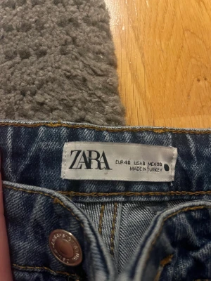 Blåa jeans från Zara - Blåa jeans från Zara, sällan använda, strl 40