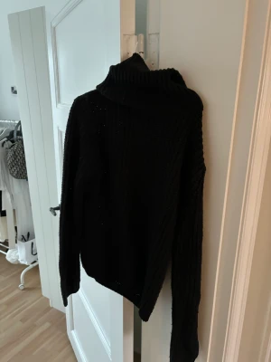 stickad polo  - bra skick