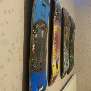 Massa gammla brädor!  - 70kr för alla brädor. Några brädor som jag har inget behov av! Köpare står för frakten.