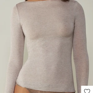 Intimissimi tröja - Såå himla skön och fin intimissimi gjord av Kashmir.  Skriv för frågor/fler bilder❤️