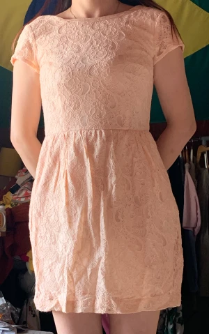 söt klänning - rosa/beige klänning.