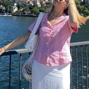 Skjorta  - En rosa mjuk skjorta från Apart med vita och silvriga detaljer 💗