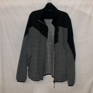 Tröja Blue Wear L - Tröja Blue Wear L Skick bra  (0185)