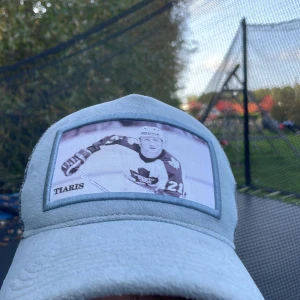 Börje Salming keps  - Bra kvalitet från företaget Brand of tiaris. Har andvänts 13 gånger och är i bra skick 👍🏻