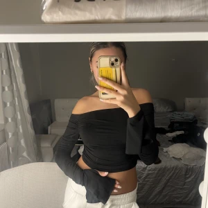 Shoulder off - Snygg tröja!