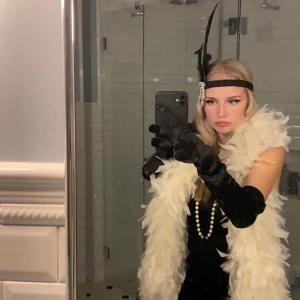 Halloween kostym gatsby - Säljer min halloween outfit från förra året med klänning och hårbandet - teama gatsby