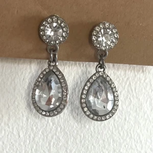 Montini örhängen - Säljer nu dessa superfina montini-örhängen!❣️👌🏻