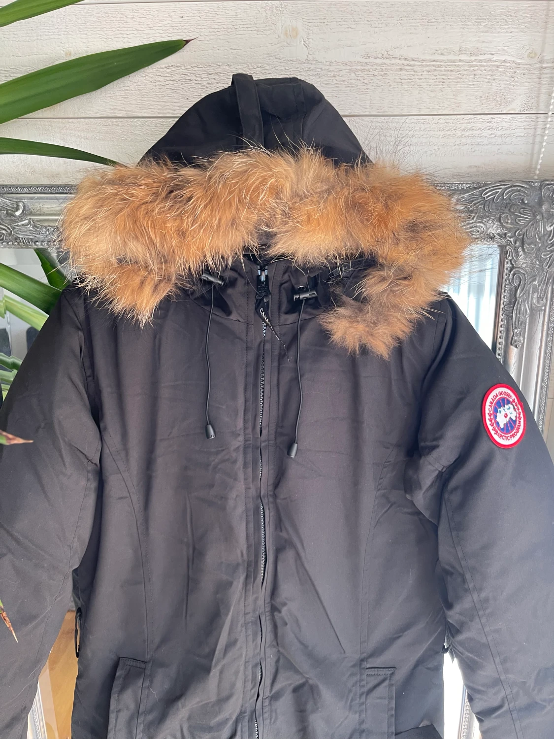 Helt ny canada goose jacka i storlek M - 90
