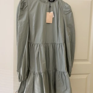 Helt ny mintgrön klänning - Helt ny från missguided