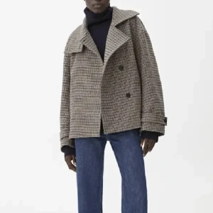 Jacka Arket - Trendig jacka från arket i jättebra skick, storlek 34 passar även 36, köptes för 1790 i våras❤️