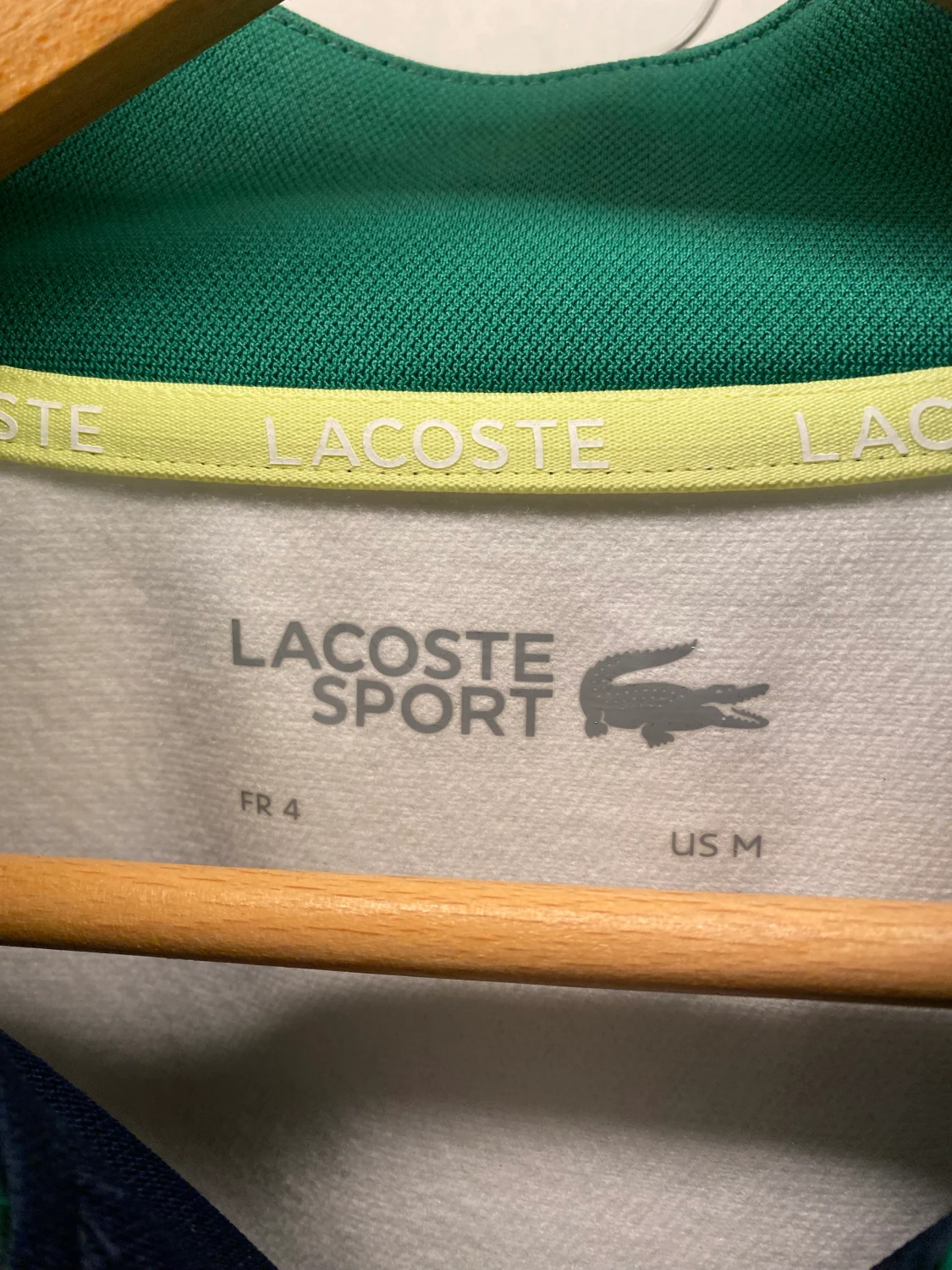 Lacoste  - 90