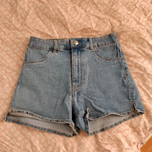 Jeans shorts  - Bra skick och är som nya