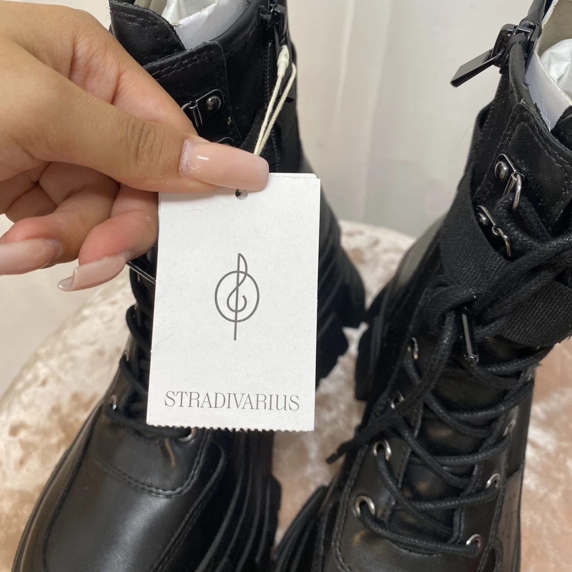 Strandivarius boots - 91