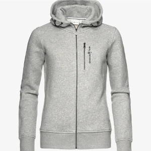 Sail racing kofta  - Säljer min superfina tröja från Sail racing eftersom jag har två stycken i olika storlekar, super fint skick och inga defekter, skriv privat vid frågor eller fler bilder💕passar mig som är cirka 167 super bra  Kan gå ner i pris vid snabbt köp 