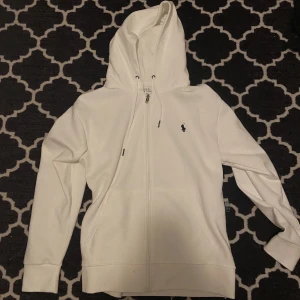 Ralph lauren  - En sprallandes ny vit Ralph lauren zip Storlek S 