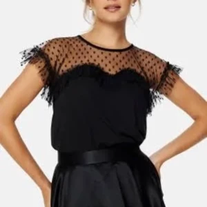 ida sjöstedt isla top - en helt ny ida sjöstedt top, endast testad. pris kan diskuteras och sänkas vid snabb affär  inköpspris: 1899kr