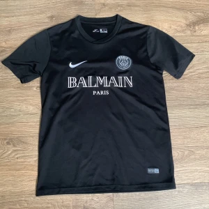Psg balmain - Sprasamt använd och bra skick. Pris kan diskuteras 