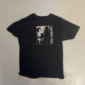 junkyard svart tshirt  - svart t-shirt från junkyard, strl. L sitter mer som M