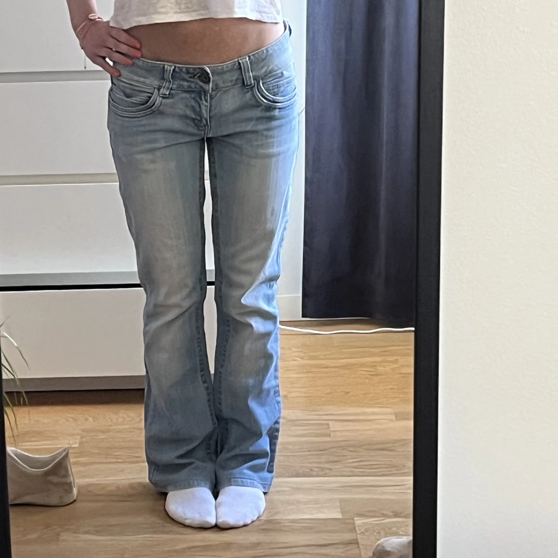 Ass snygga ljusblå lågmidjade jeans