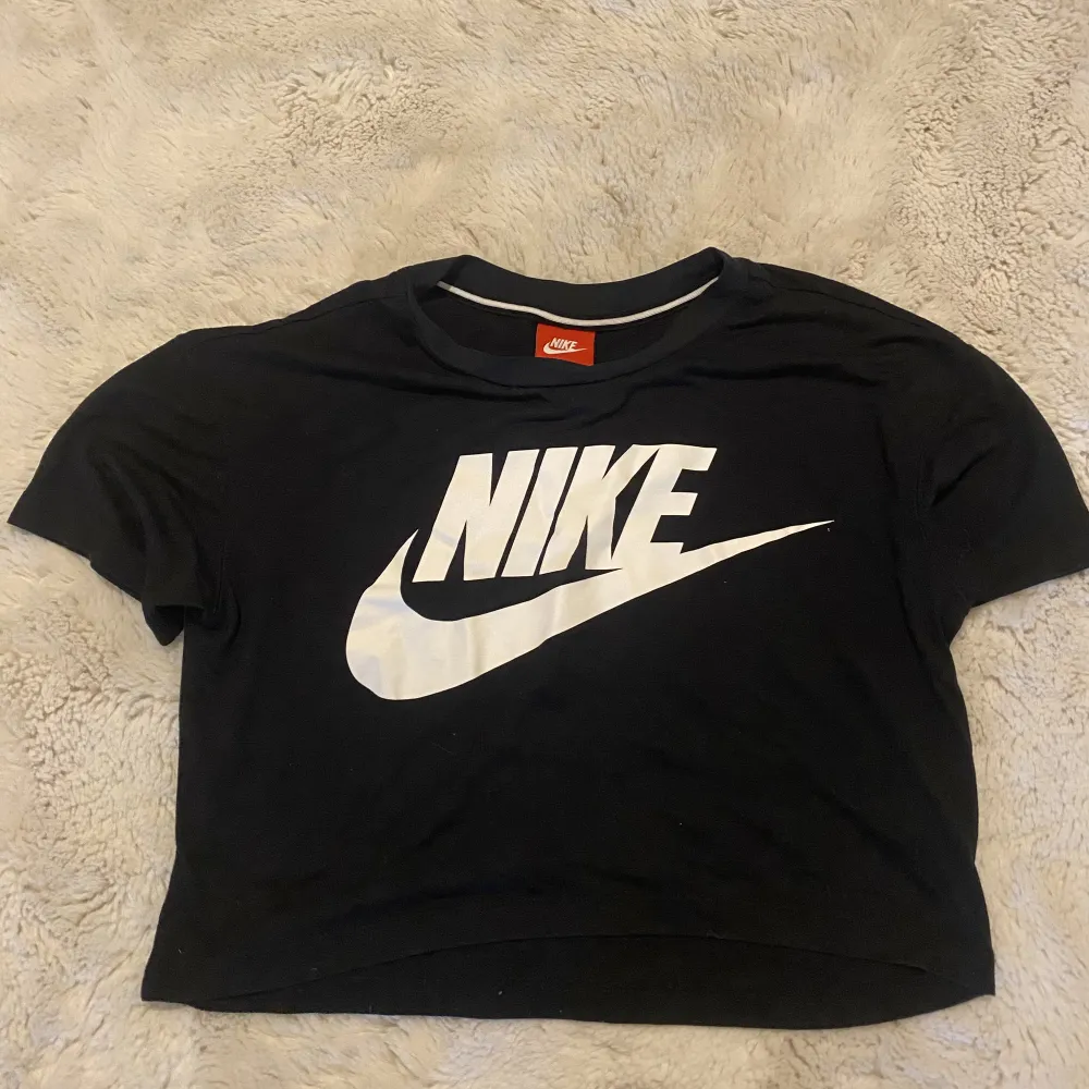 Nike tröja aldrig använd pris kan diskuteras . T-shirts.