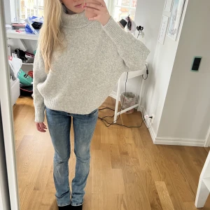 Zara tröja - Säljer min superfina stickade tröja från zara💕💕 supermysig💕