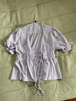 Blusar - Användat bara mågra gånger, bra skick, storlek xl men går bra också för M/L