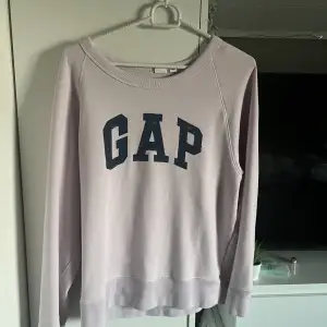 Sweatshirt från gap, köpt i London aldrig använd!💖oversize i modellen