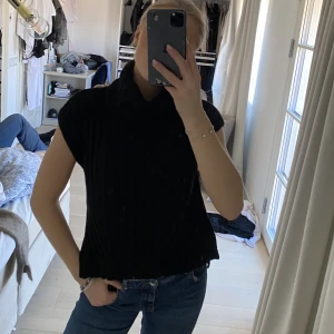 Tröja - Säljer nu denna troja från zara, den är aldrig andvända❤️