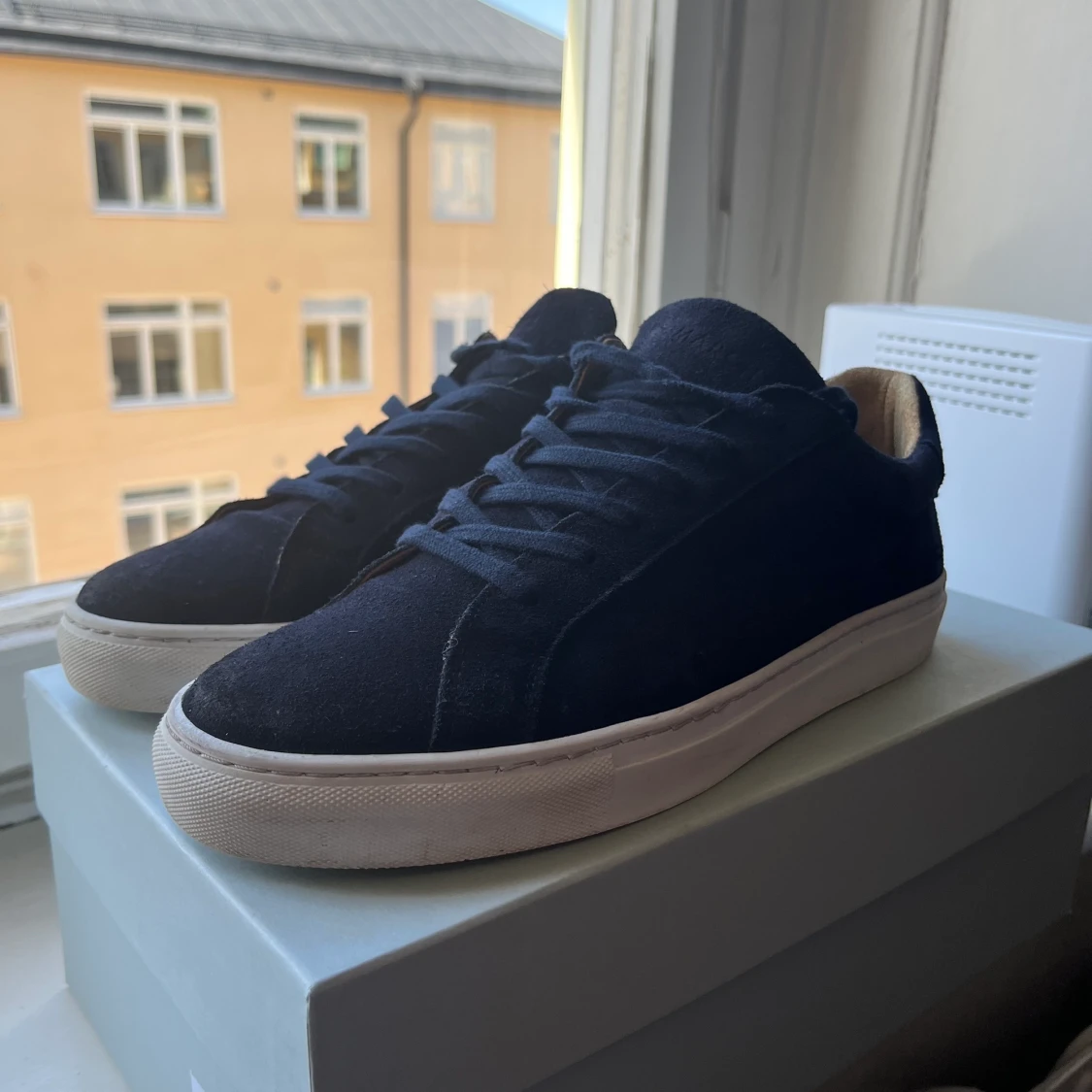 A days march ”sneakers” - 90