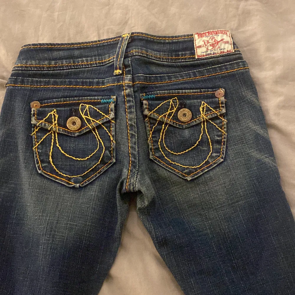 Mina as snygga true religon jeans!! Som tyvärr är för små för mig ❤️. Jeans & Byxor.