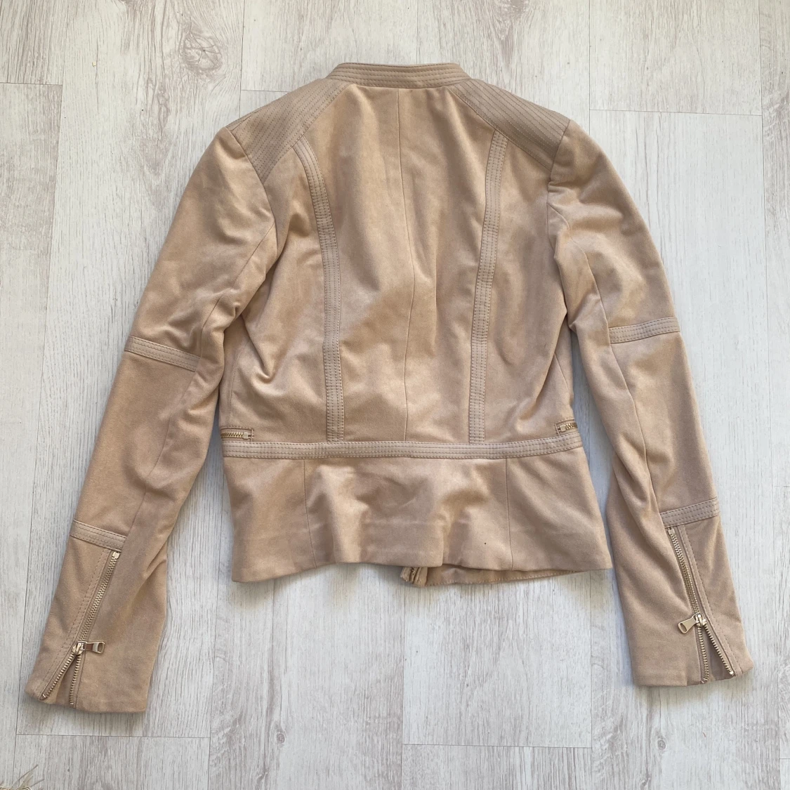 Vårens finaste Skinnjacka beige ! - 90