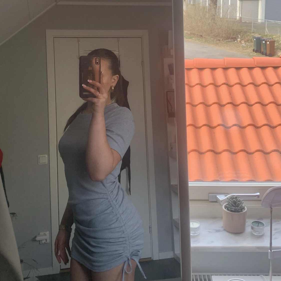 Lätt ribbad klänning