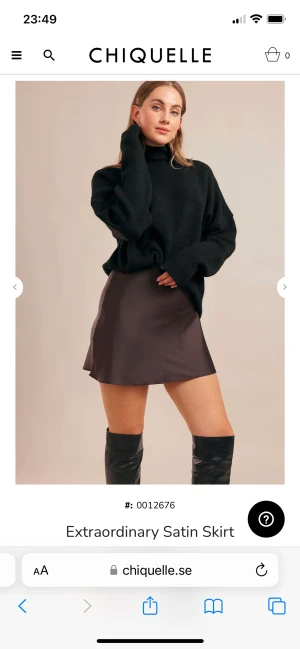 Satin kjol - Använda ca 5 ggr, ser ut som ny.  Strl S!   Ordinarie pris: 399kr