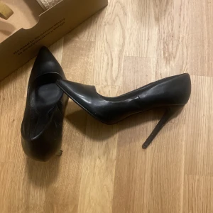 Högklackar - Högklackar från Missguided. Kan skicka fler bilder!