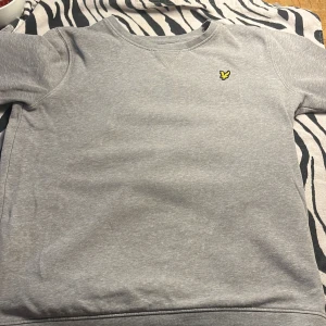 Övertröja bra skick - Lyle and Scott tröja använd bara några få gånger 