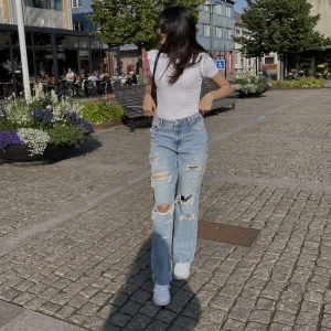 Lågmidjade jeans  - Ballaste byxorna någonsin från zara! De är i nyskick! Jag är 170cm