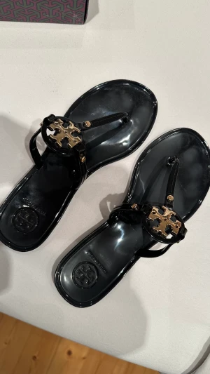 Tory Burch  - Brand Tory Burch. Used only one day. Wanted sell because it’s too small for me. 
