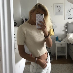 Stickad t-shirt  - Finstickad topp från zara!☺️Storlek M men passar S