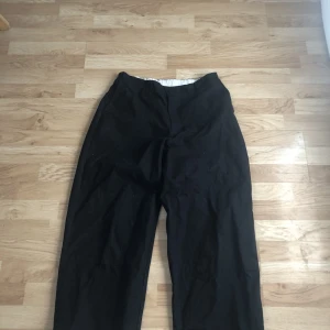 Brallor  - Säljer då mina poetic collective byxor då de inte passar mig in princip oanvända väldigt sköna och baggy för de som gillar den stilen 😎