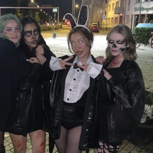 Halloween dräkt - Jätte fin kanin dräkt till halloweenen! 