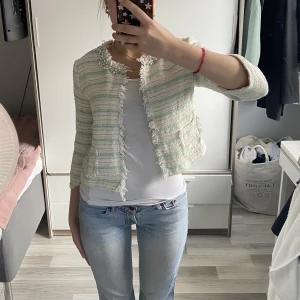 Trekvarts ärmad kofta - Söt kofta som går att knäppa längst upp💗💗